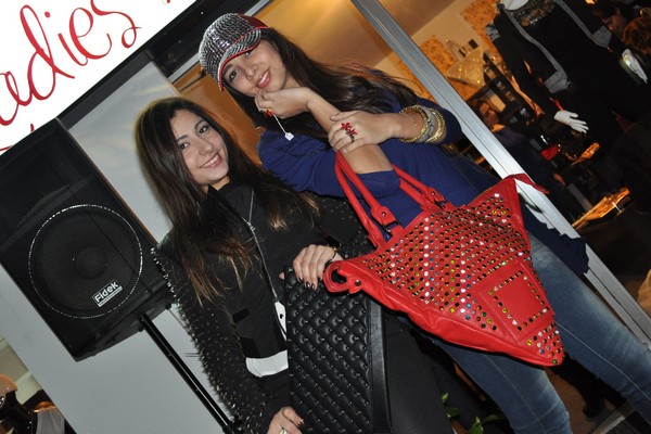 S ladies boutique Opening